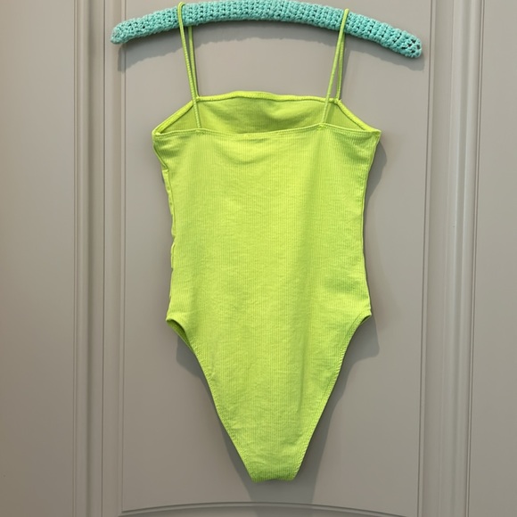 Zara Ribbed Bodysuit - Picture 4 of 4